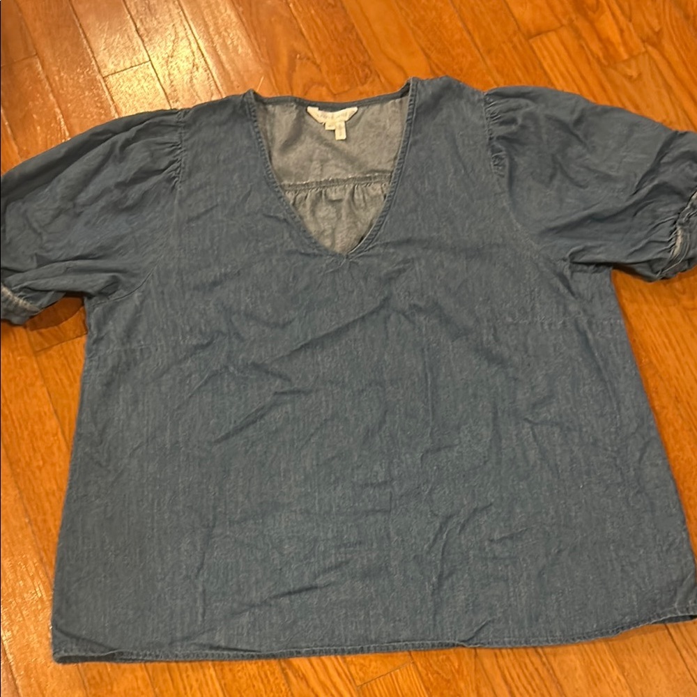 Draper James denim shirt. Sz Large. 100% cotton. Medium blue